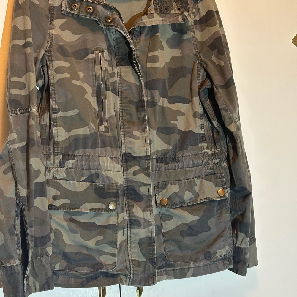 Love Tree Camouflage Jacket - Picture 3 of 15